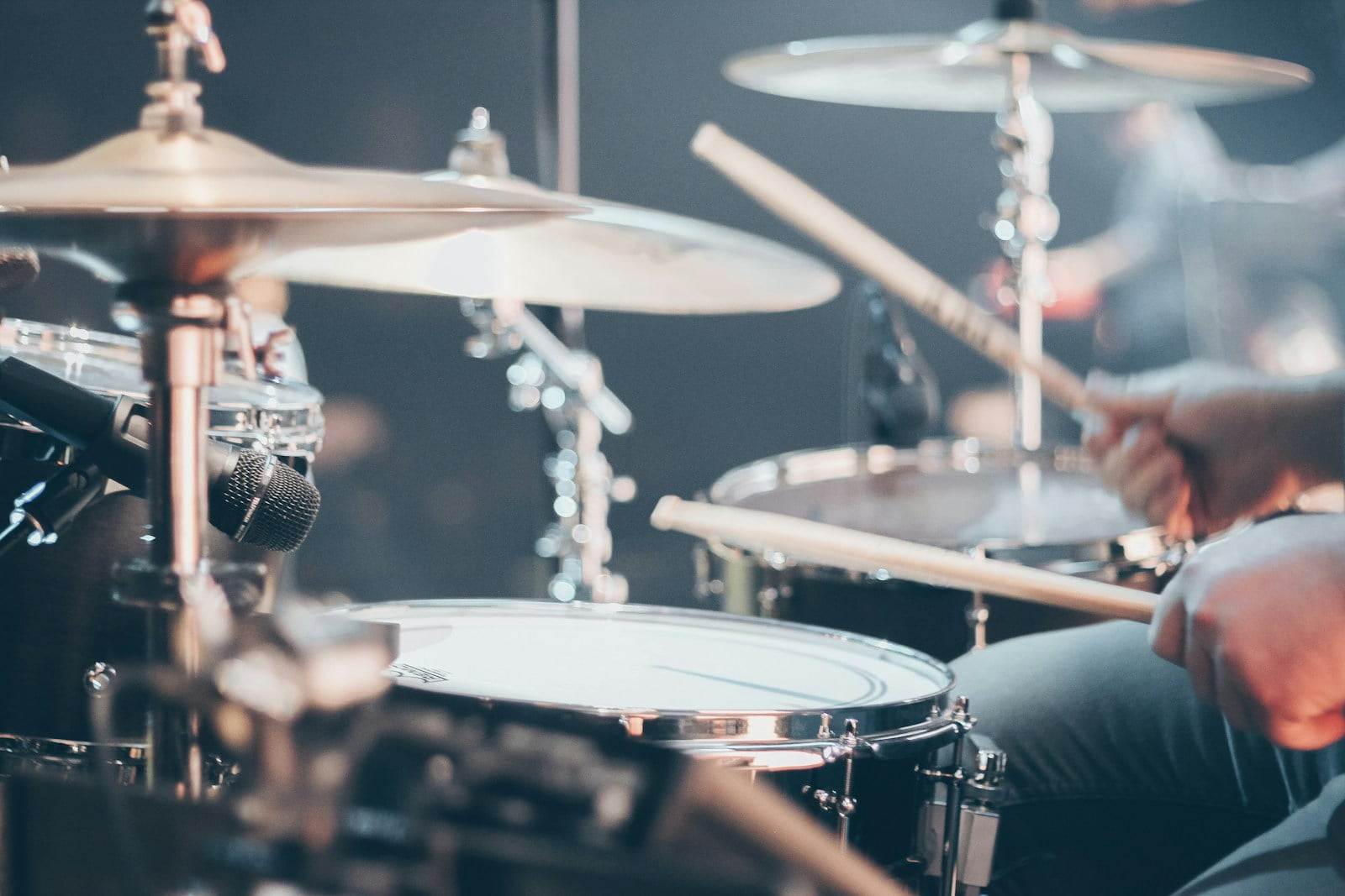 Les Mille Vies de Sébastien : Slasheur, Musicien et Entrepreneur Inspirant
